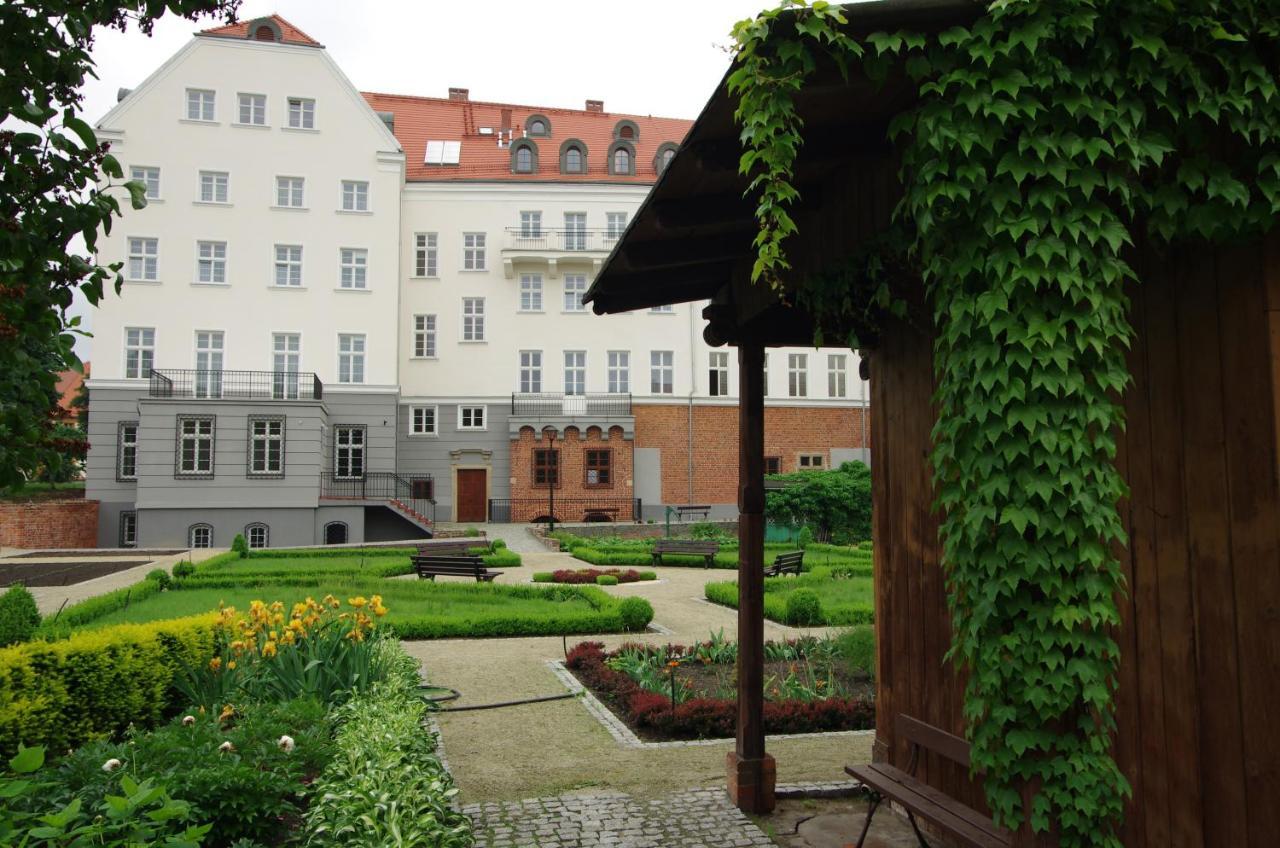 Dom Notre Dame Bed & Breakfast - Wroclaw — Photos 2